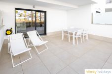 Apartamento en Motril - Apartamento de lujo con vistas a la piscina y al jardín