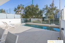 Apartamento en Motril - Apartamento de lujo con piscina privada y vistas al campo de golf