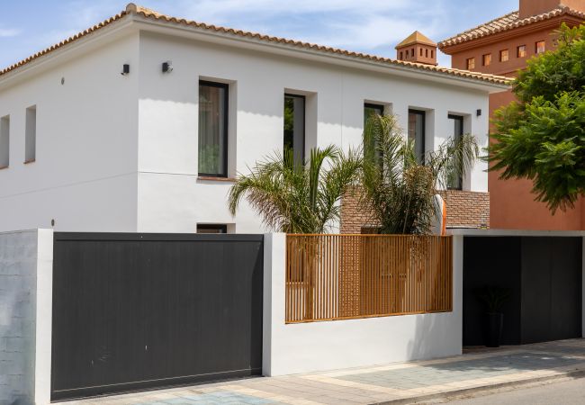 Villa en Motril - VilIa de lujo con dos piscinas privadas Villa en Motril - VilIa de lujo con dos piscinas privadas