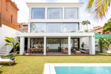 Villa en Motril - Villa de lujo con piscina privada exterior e interior