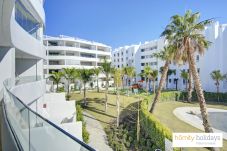 Apartamento en Motril - Mar de Fabiola - Apartamento de lujo con vistas a la piscina y jardín 