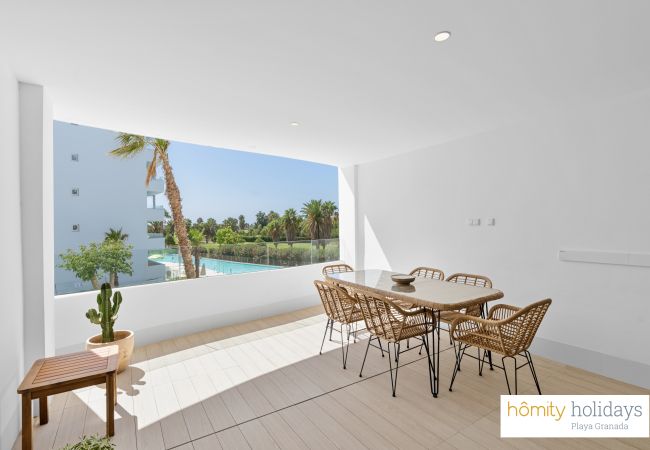 Apartamento en Motril - Apartamento de lujo con vistas al campo de golf y a la piscina