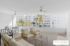 Lejlighed i Motril - Mar de Fabiola - Apartamento de lujo con vistas a la piscina y jardín 