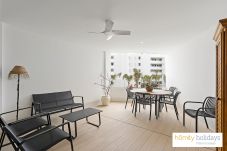 Apartment in Motril - Mar de Fabiola - Apartamento de lujo con vistas a la piscina y jardín 