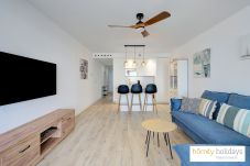 Apartment in Motril - Mar de Fabiola - Apartamento de lujo con vistas a la piscina y jardín 